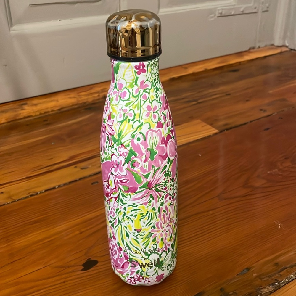 Swell Lilly Pulitzer Water Bottle Stainless Steel Gold Lid 20 oz - Picture 1 of 9